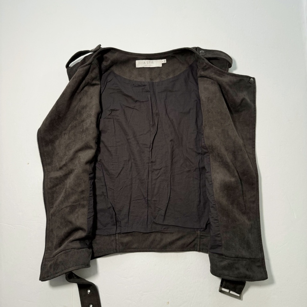ASTR Faux Suede Moto Vest - Picture 5 of 7